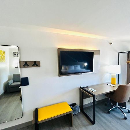 Comfort Suites Terre Haute University Area Esterno foto