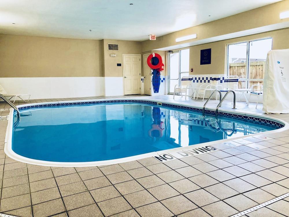 Comfort Suites Terre Haute University Area Esterno foto
