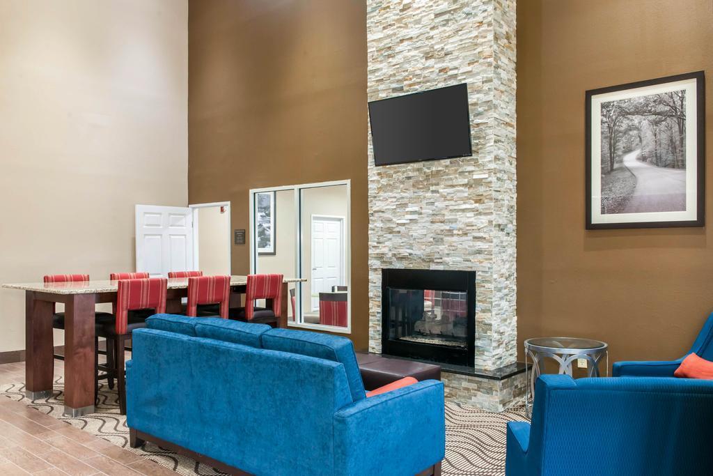 Comfort Suites Terre Haute University Area Esterno foto
