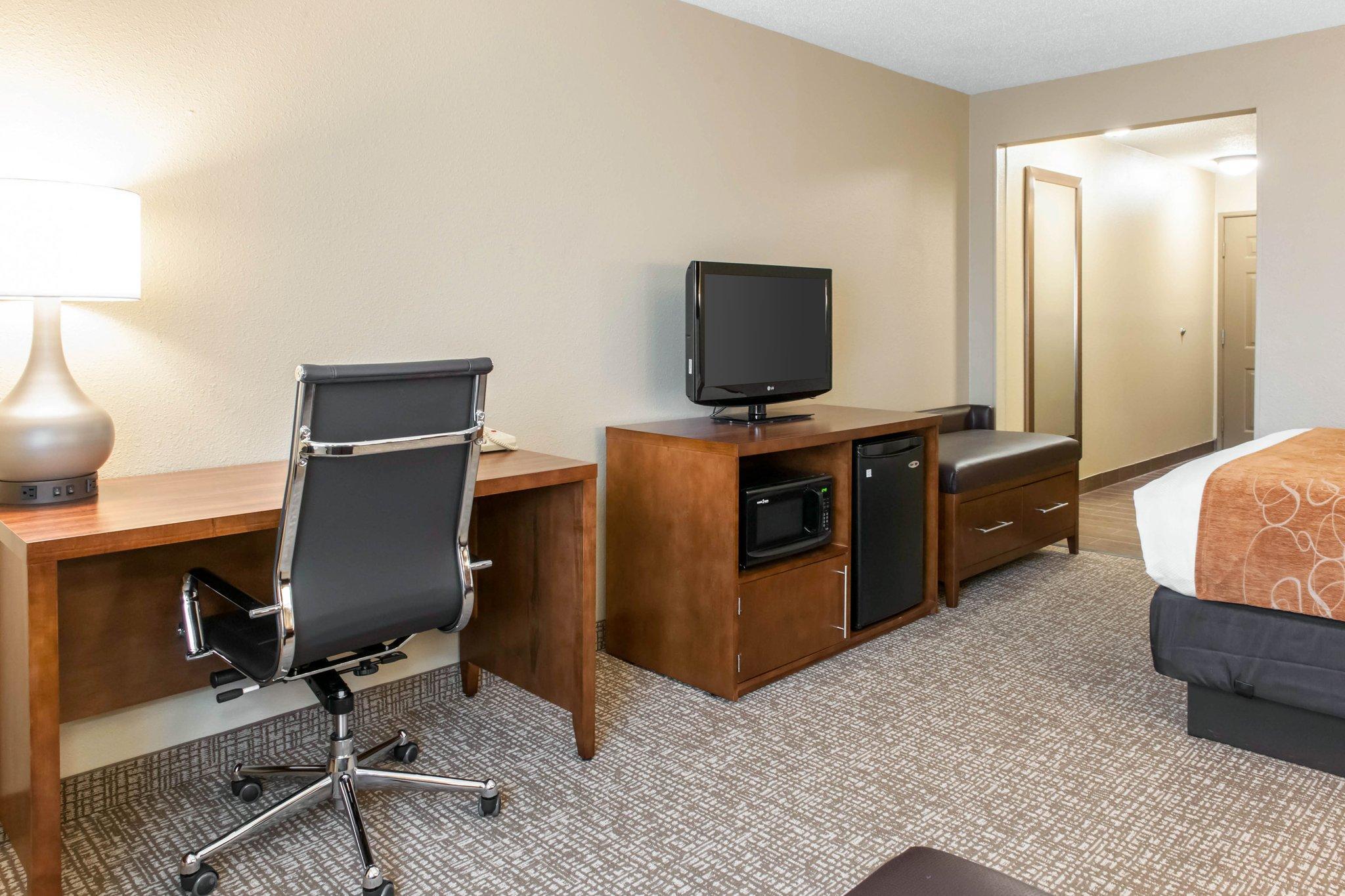 Comfort Suites Terre Haute University Area Esterno foto