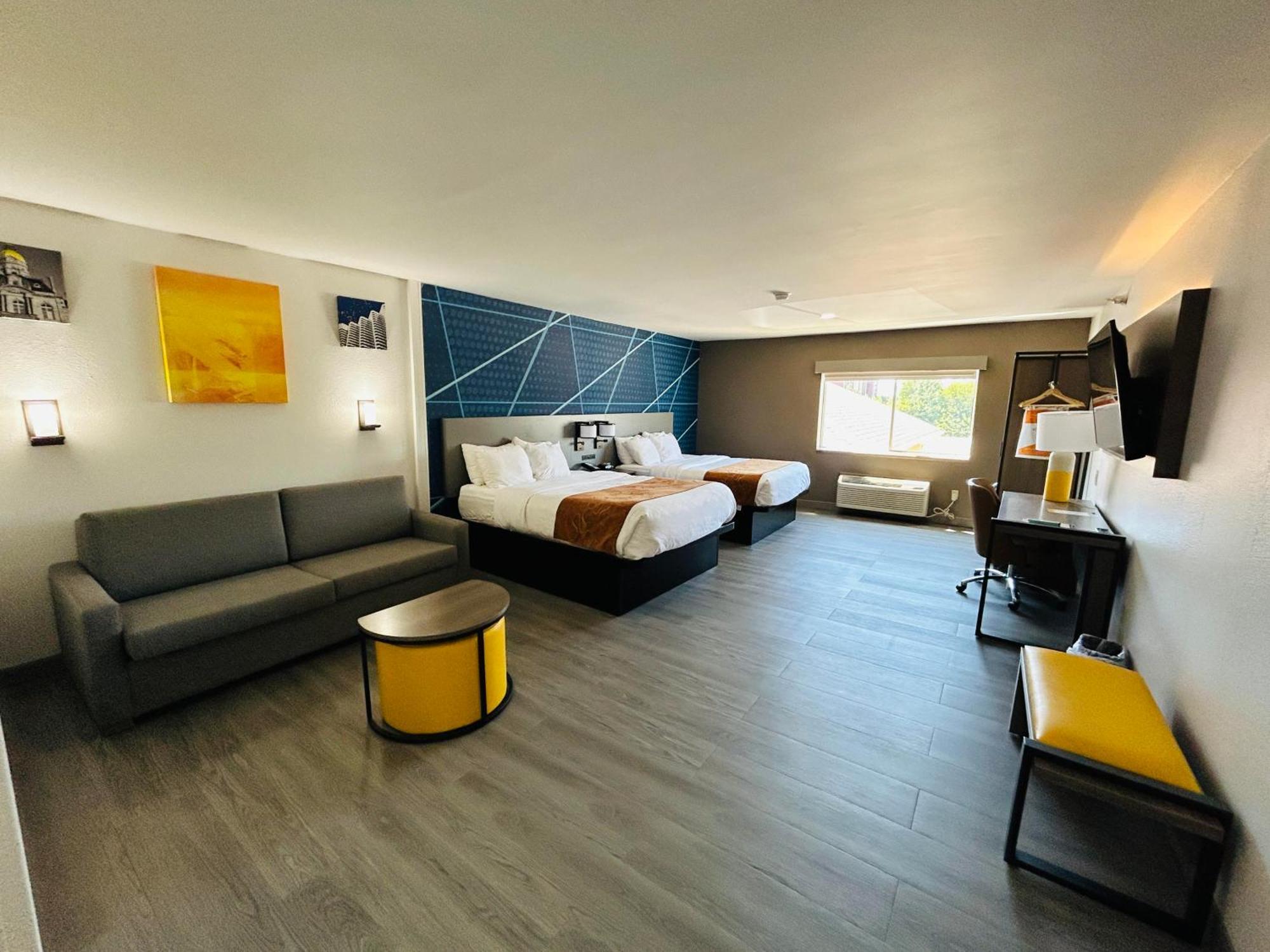 Comfort Suites Terre Haute University Area Esterno foto