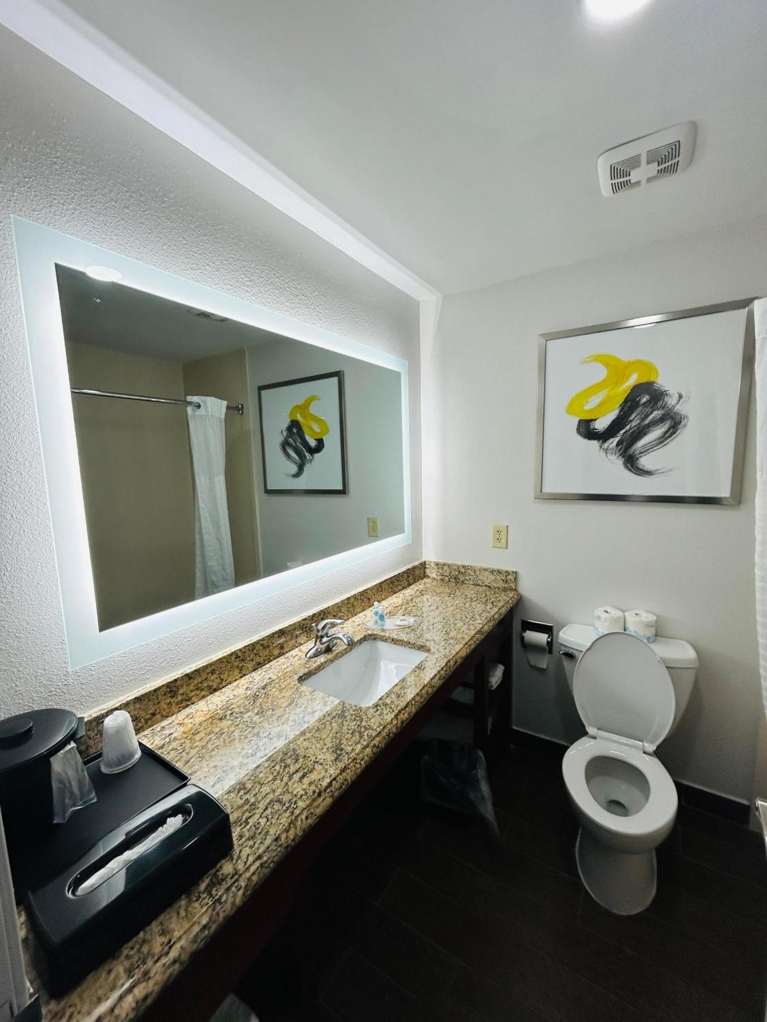 Comfort Suites Terre Haute University Area Esterno foto
