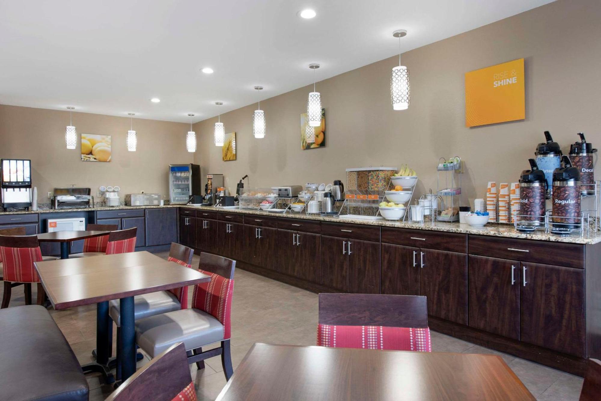 Comfort Suites Terre Haute University Area Esterno foto