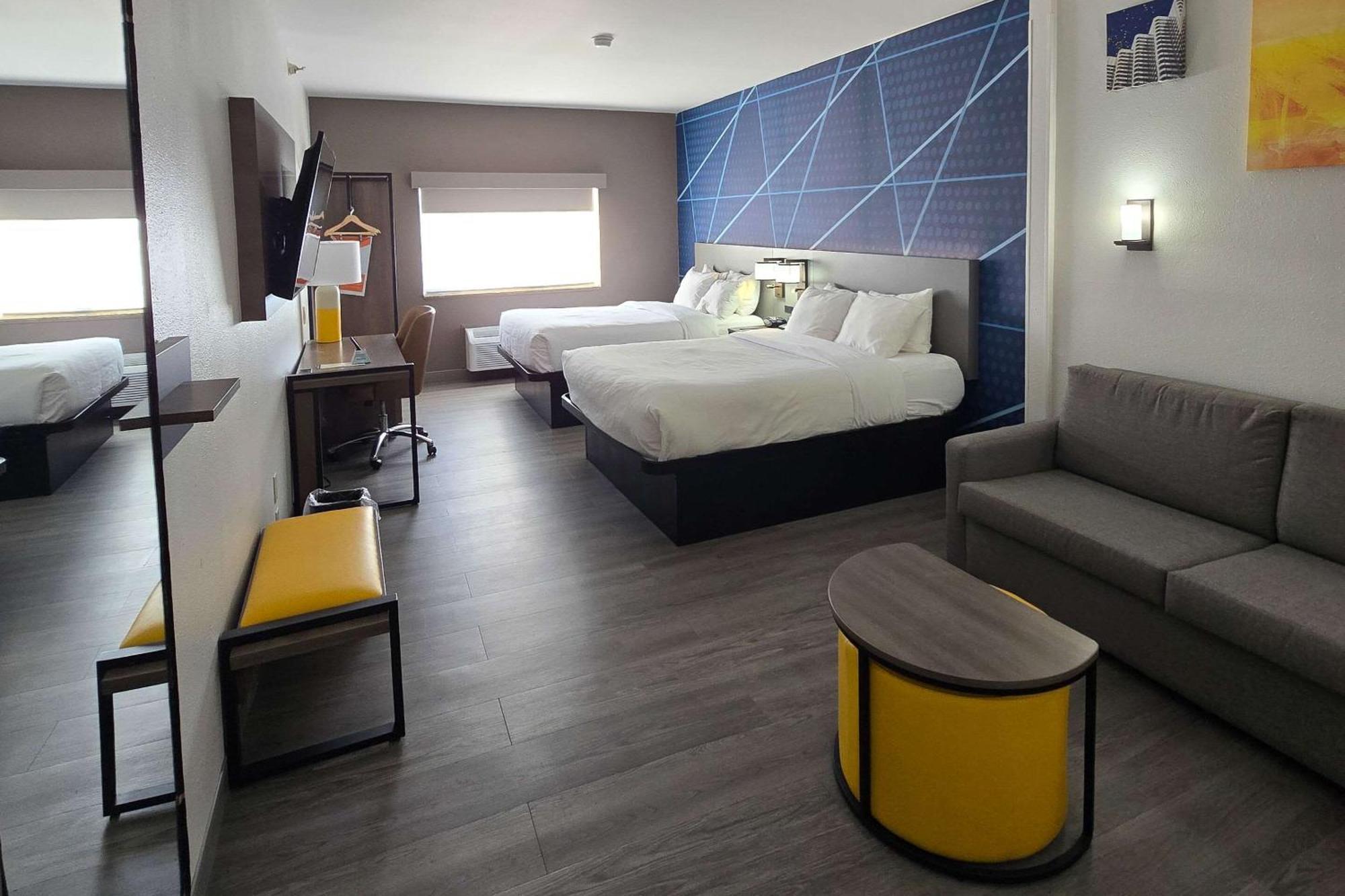 Comfort Suites Terre Haute University Area Esterno foto